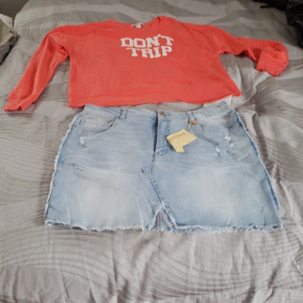 Rewind NWT SKIRT